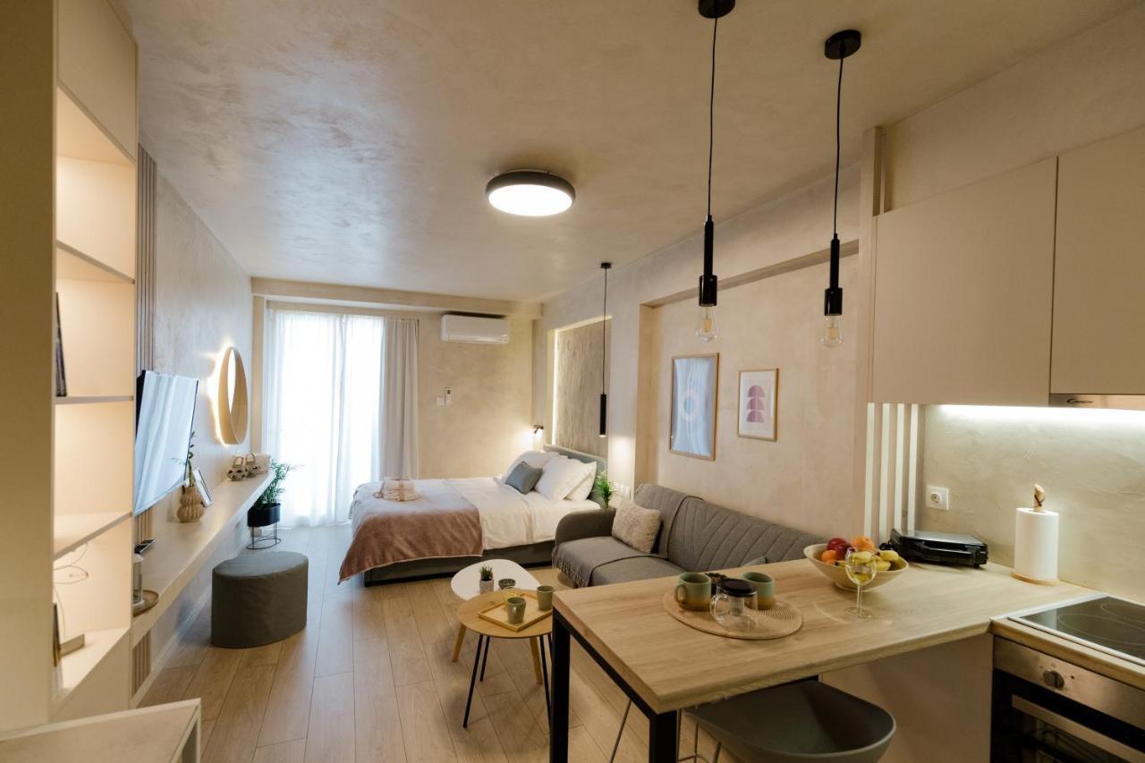 Apo-Zachari Elegant Apartment Larissa Bagian luar foto