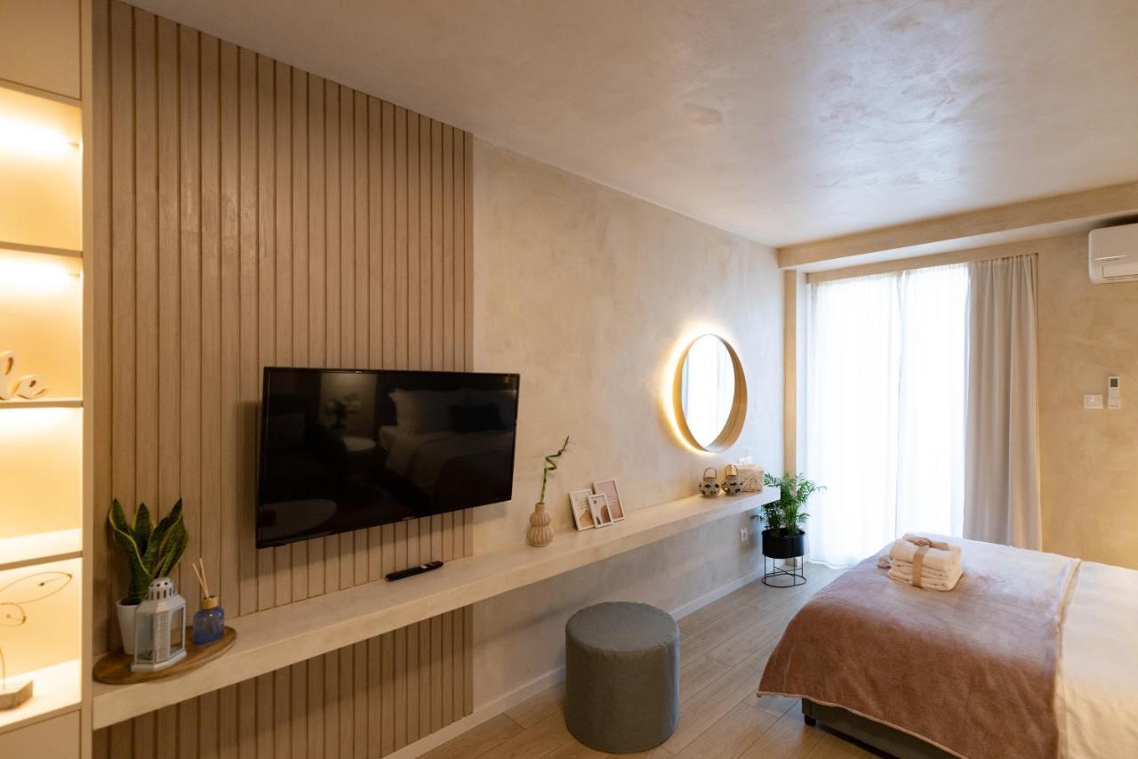 Apo-Zachari Elegant Apartment Larissa Bagian luar foto