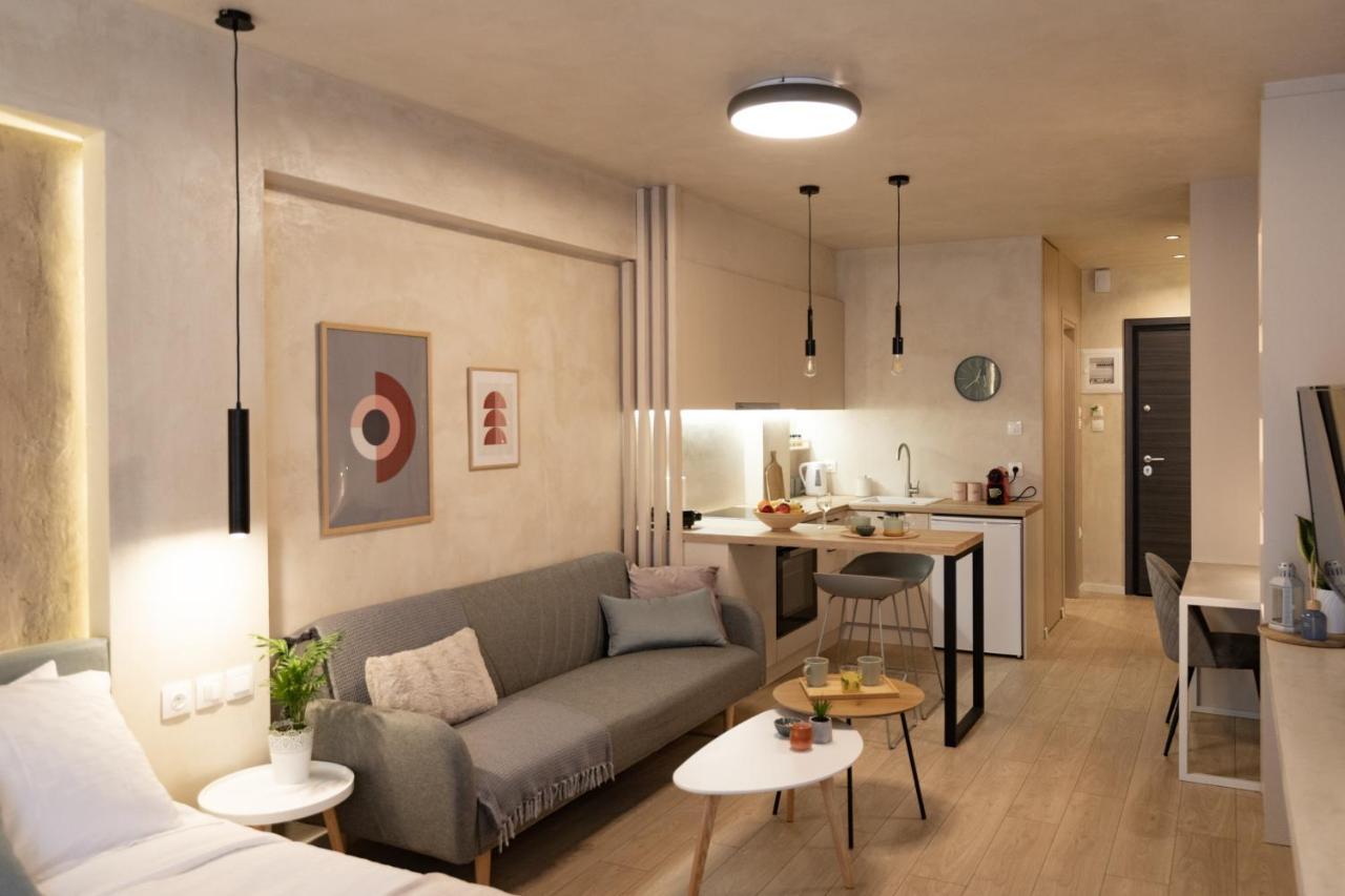 Apo-Zachari Elegant Apartment Larissa Bagian luar foto